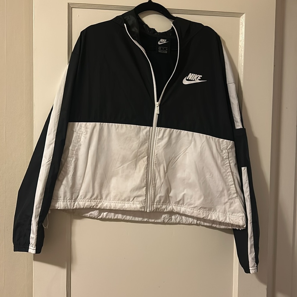 Nike Black and White Windbreaker Jacket ~ LIKE NEW